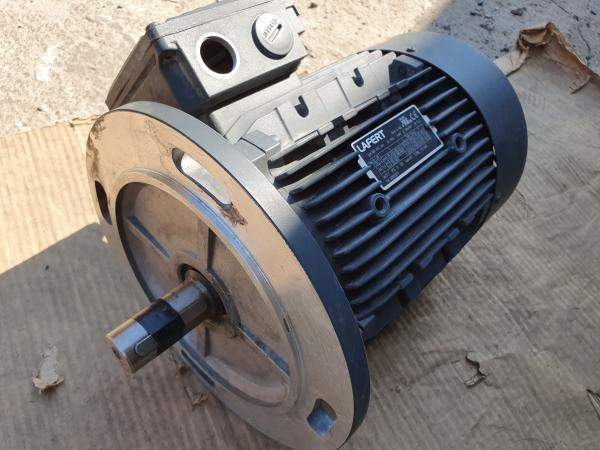 Электродвигатель 2.2 кВт 2880 об/мин Lafert(Италия) флянец