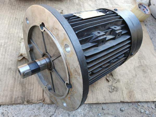 Электродвигатель 5.0 кВт 2910 об/мин флянец Lafert