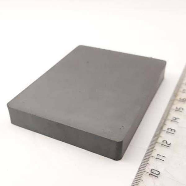 Ферритовый магнит пластина 84х64х12 мм