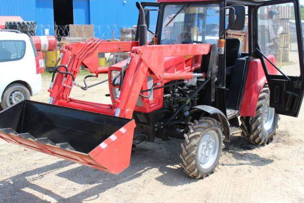 Фронтальный навесной погрузчик на трактор МТЗ 320.4 (погрузочная установка)