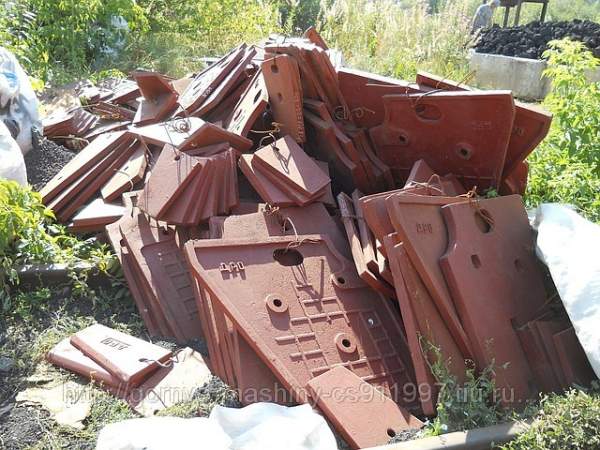 Футеровка нижняя СМ-16, № 162-0-35 (клин нижний)