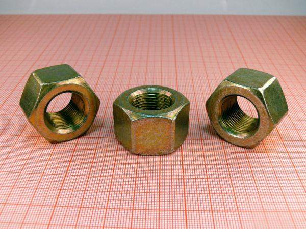 Гайка передней стремянки М20*1,5