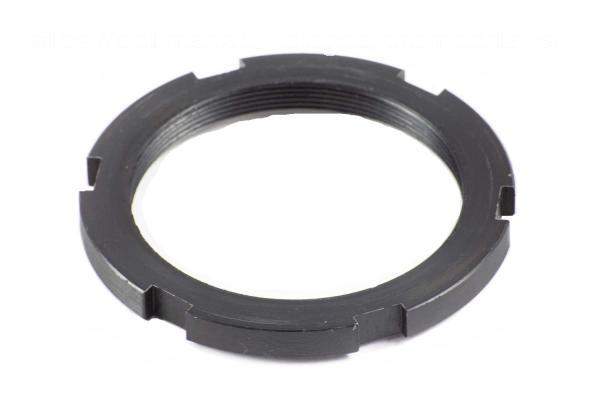 Гайка ступицы заднего моста правая (левая резьба)