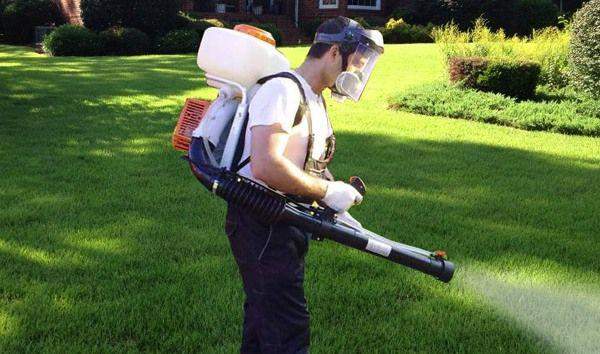 Гербициды, работы с химикатами.