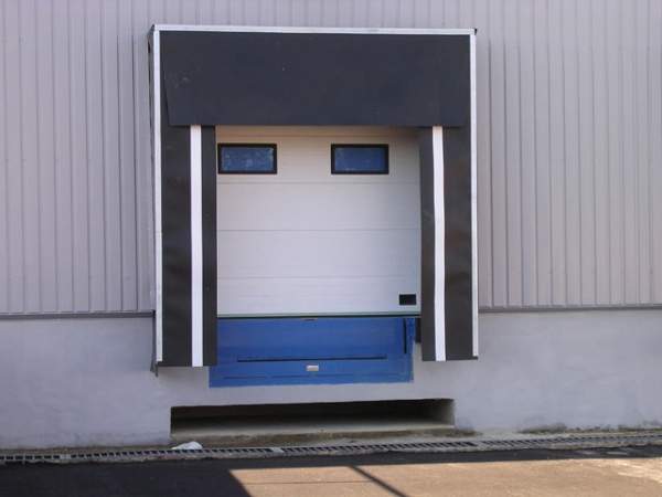 Герметизатор проема