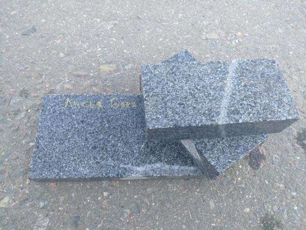 Гранитная брусчатка Лисья горка. 200х100х50