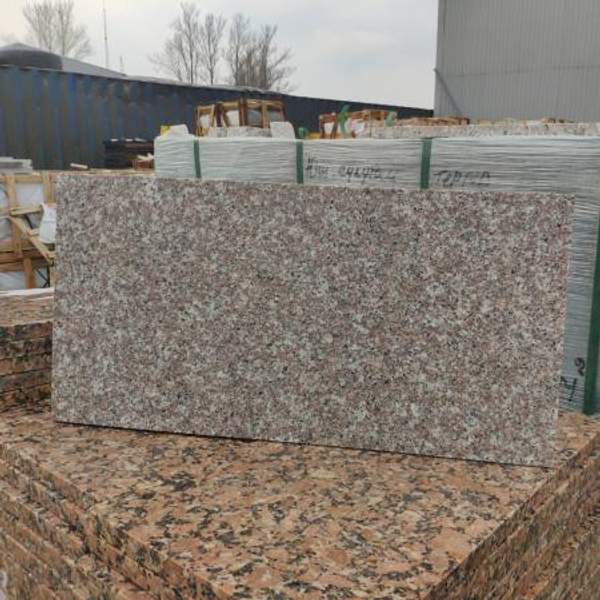 Гранитная плитка 600х300х20 термообработка. Гранит Бейн Брук Браун.