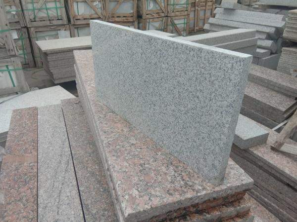 Гранитная плитка 600х300х30 Белла Вайт. Серый гранит термообработанный