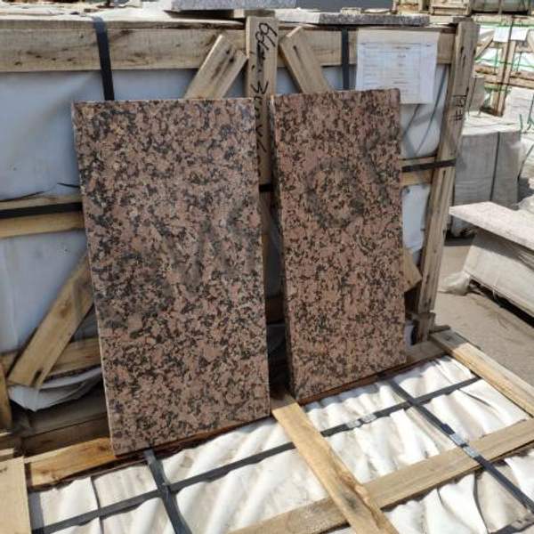 Гранитная плитка Maple Red 600х300х20 термообработка. Красный гранит