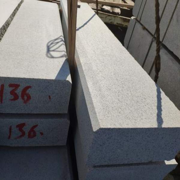 Гранитный бордюр ГП-1, Мансуровский. Lх300х150.