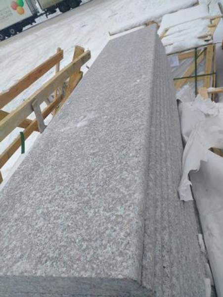 Гранитные ступени для крыльца 1200х320х20. Гранит термообработка