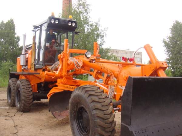 Грейдер капитально восстановленный ДЗ-98