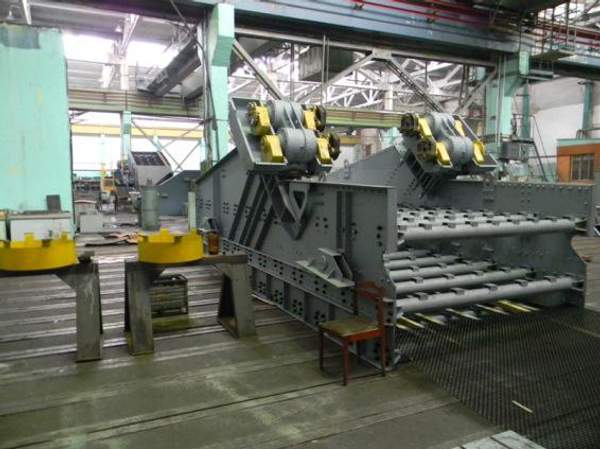 Грохот инерционный самобалансный тяжелый ГИСТ 73