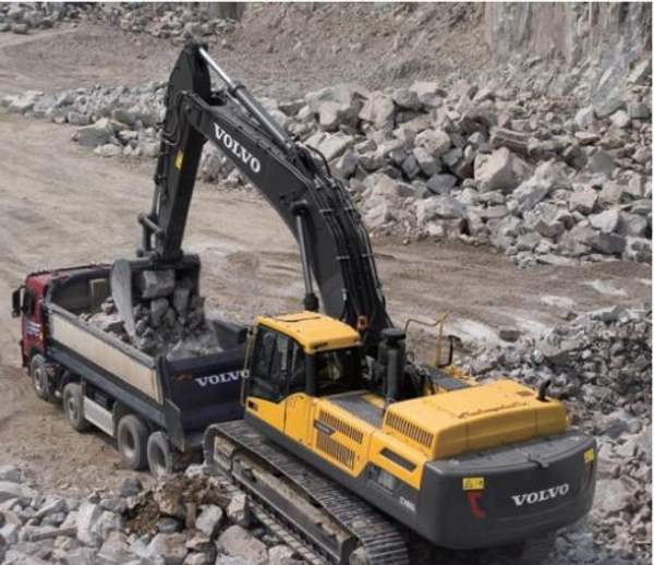 Гусеничный экскаватор VOLVO EC480DL
