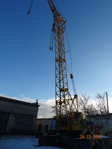 Гусеничный кран МКГ-25