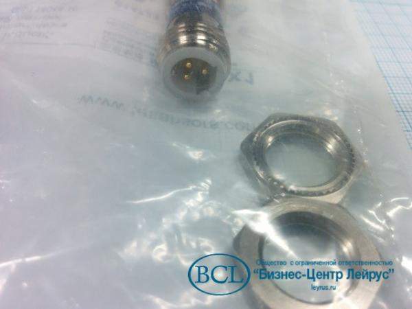 Индуктивный датчик Sensors xs612b1mau20 Telemecanique Schneider Electric вес-0.1кг габаритный размер-100х40х30мм