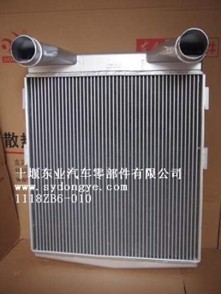 Интеркулер 340,375 л.с 1118ZB6-001 DONG FENG