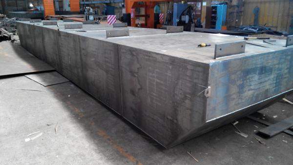 Изготовление стальных понтонов для плавучих зданий. Строительство мобильных домов