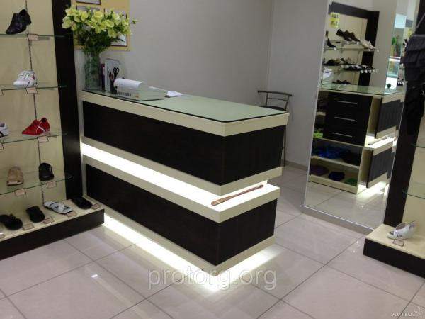 Изготовление Торговых стоек и Столов для магазинов