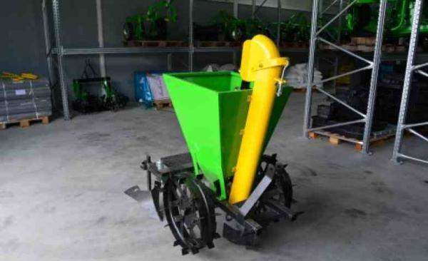 Картофелесажалка Bomet 1-рядная