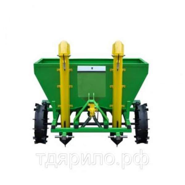 Картофелесажалка двухрядная Bomet с увеличенным баком и подкормкой