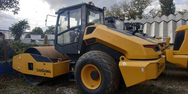 Каток грунтовый LiuGong CLG6616E