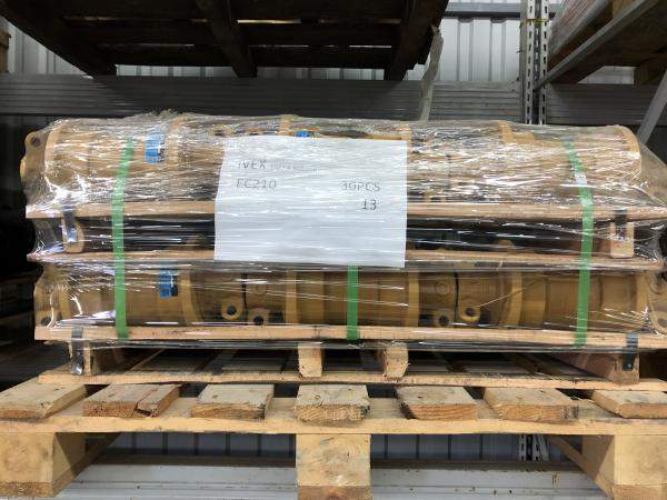 Каток опорный Volvo EC210 (14260870)