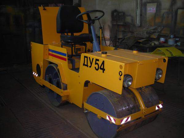 Каток тротуарный 1,5т., вибрационный ДУ-54