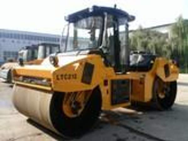 Каток вибрационный Lutong LT212B