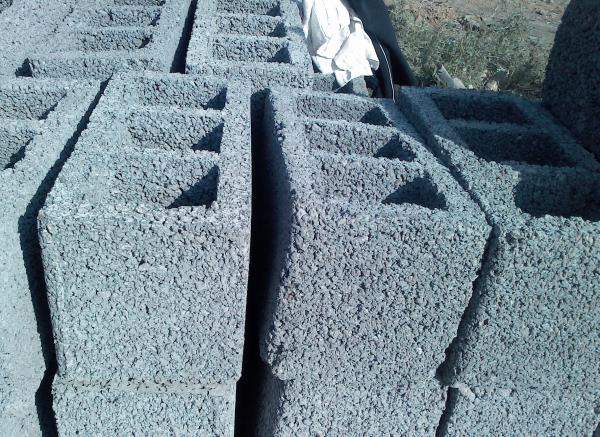 Керамзитоблок, Шлакоблок