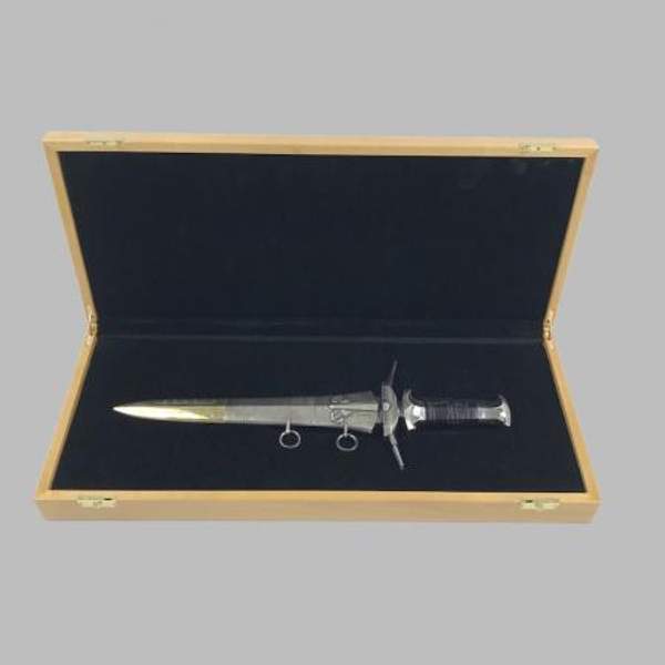 Кинжал авторский "Флагман". Санкт-Петербург, 2011 год