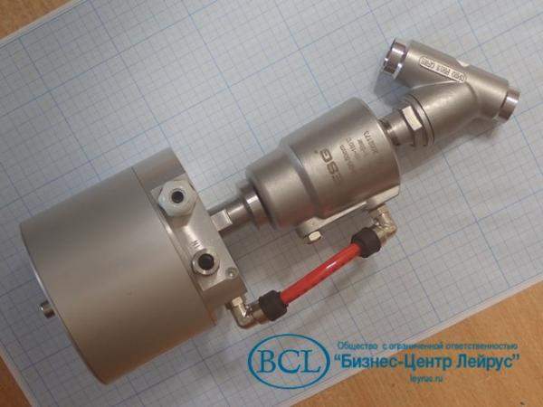 Клапан CAMOZZI седельный DN20 PN16 под приварку с пневматическим приводом-позиционером JF105-50-1-20-WH-SL14-RF01 ESG BOXSL-JF105 4-20mA для управления потоком сжатого воздуха газов и жидкостей 2.34кг 400х160х160мм