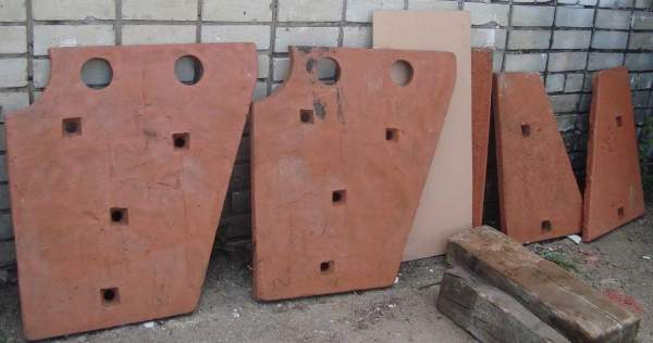 Клин нижний правый СМД-111А, № 3440.01.008 (футеровка боковая)