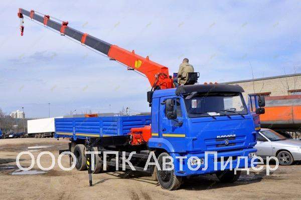 КМА 150-1 кран-манипулятор на бортовом автомобиле КамАЗ-65115 с сертифицированной рабочей поворотной платформой (±90 градусов, высота подъема до 22 метров), кабина шасси со спальным местом, длина бортовой платформы 6.200 мм,