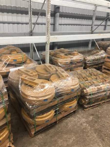 Колесо направляющее Hitachi ZX200-3 (9176864)