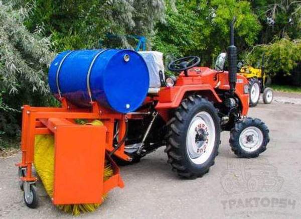 Коммунальная щетка с поливом