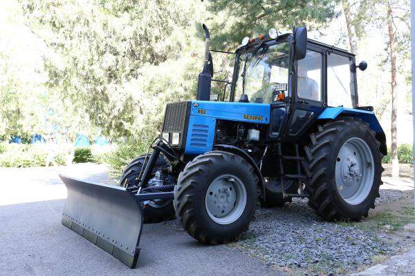 Коммунальный гидроповоротный отвал КО-2