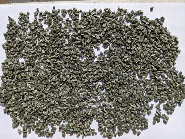 Компания предлагает вторичную литьевую гранулу ПП