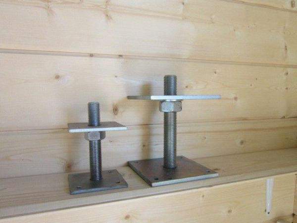 Компенсаторы усадки сруба. д.30 мм, площ.150х150 мм.