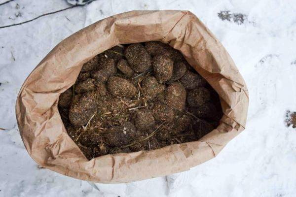 Конский навоз в мешках