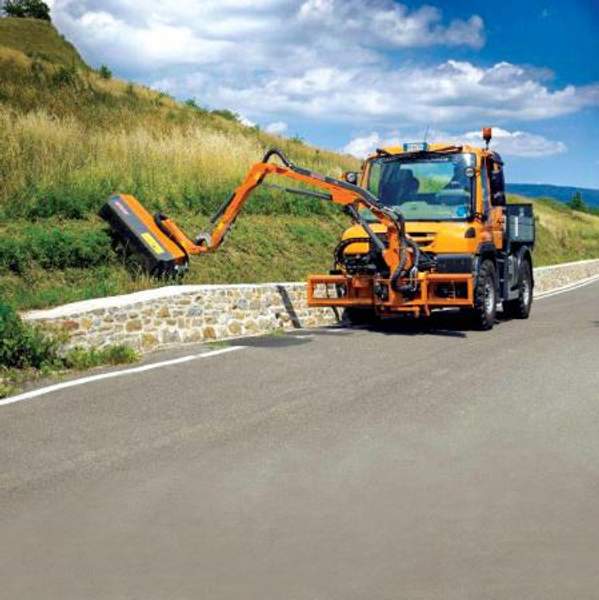 Косилка для КДМ на базе КАМАЗ, МАЗ, и других самосвалов