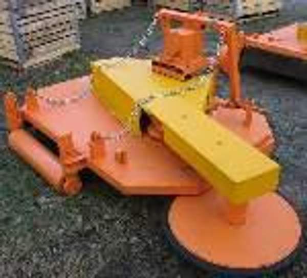 Косилка-измельчитель с бок. механизмом