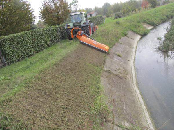 Косилка навесная смещаемая тракторная FERRI серии ZHE 2500