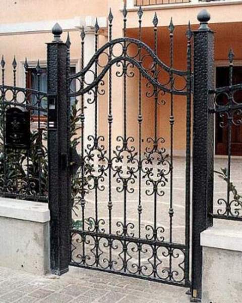 Кованая калитка 11