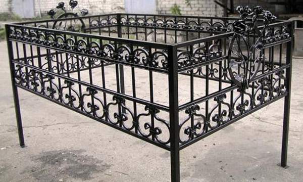 Кованая оградка №32 - изготовим по вашим размерам