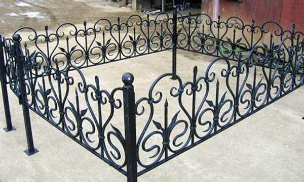 Кованая оградка №40 - изготовим по вашим размерам