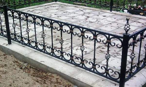 Кованая оградка №42 - изготовим по вашим размерам