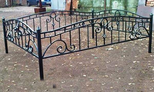 Кованая оградка №44 - изготовим по вашим размерам