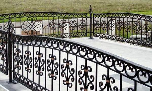 Кованая оградка №46 - изготовим по вашим размерам