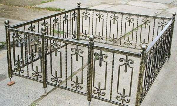 Кованая оградка №52 - изготовим по вашим размерам